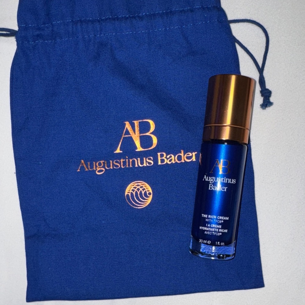 Augustinus Bader The Rich Cream in Blue Bottle